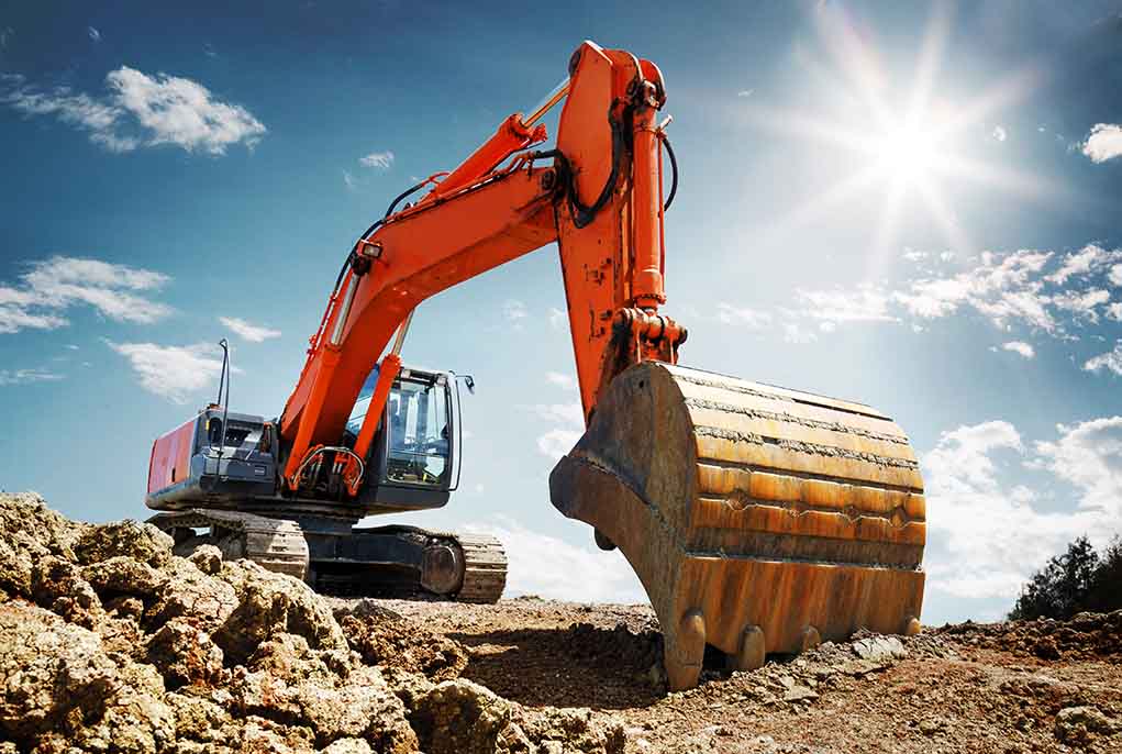 Police Attacked by Angry Father in an Excavator