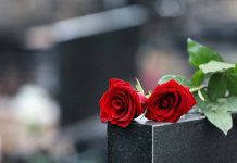 Grave, Flowers