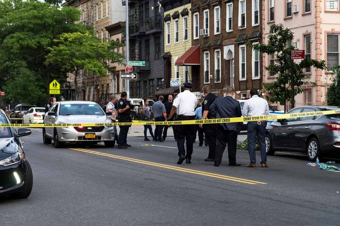 1437619223 featured image Police gathered at an urban crime scene