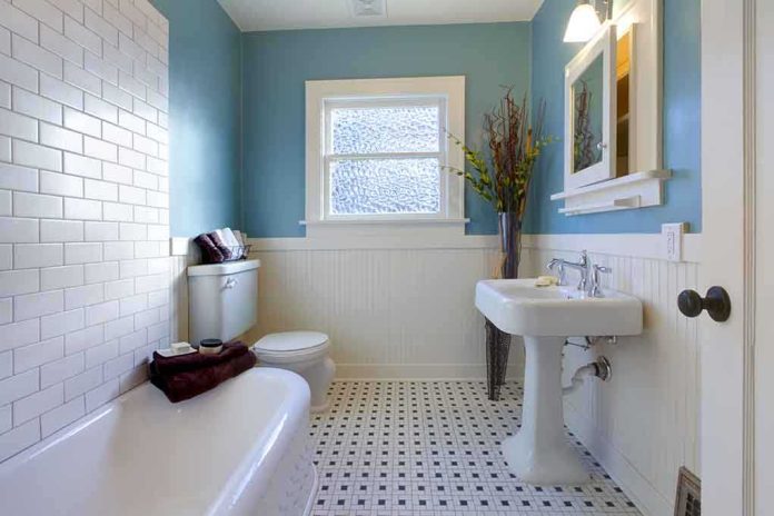shutterstock_71616208.jpg bathroom