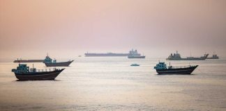 U.S. disputes Iranian claims Strait of Hormuz closed again just days before talks in Switzerland