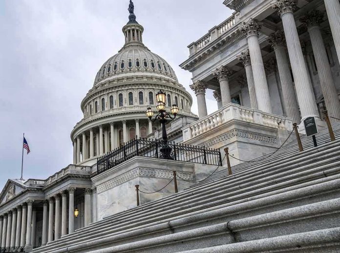 shutterstock_1069244462-2 US Capitol building dome and steps